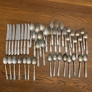 William Rogers 1937 Memory Hiawatha Set of 46 pieces Silverplate Silverware - Picture 1 of 2