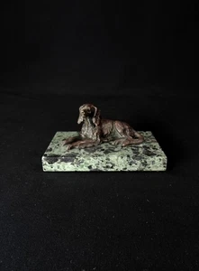 Presse-papier bronze et marbre vert d'un chien épagneul couché XIXème - Foto 1 di 14