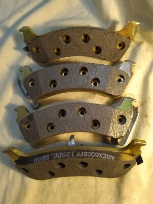 Almohadilla de disco trasera Jeep 1994-2001 Gran Cherokee Laredo 4.0,5.2,5.9L,1998-2001 ZG,ZJ,CJ Foto 1 de 4