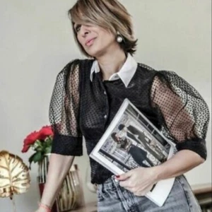 LETZTE NEU MIT ETIKETT ZARA SCHWARZ HALBDURCHSICHTIG KONTRASTIERENDE POLKA GEPUNKTETE BLUSE 2234/669 - Bild 1 von 9