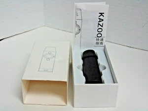 Schwarz Metall Kazoo mit Deckel und Schlüsselband - Bild 1 von 10