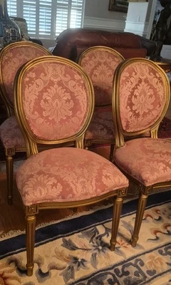 Sillas laterales Luis XVI del siglo XIX 4 en color rosa damasco Foto 1 de 4