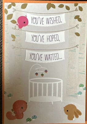 Tarjeta de felicitación Hallmark “Felicitaciones por su adopción”  Foto 1 de 3