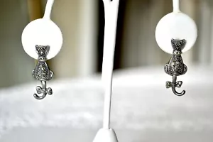 Cute 925 Sterling Silver Marcasite Articulated Cat Stud Earrings - Picture 1 of 4