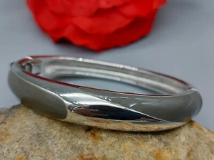 Awesome Signed Monet Bracelet Silver Tone Gray Enamel Inserts Side Hinge 6.5" - Picture 1 of 6