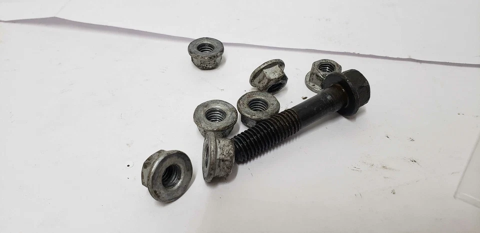 Chevrolet Chevy Malibu 2000 bomba de aceite bandeja de viento de 3,1 L y perno de bomba de aceite Foto 1 de 1