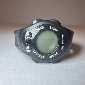 Reloj digital unisex Reebok Pulse de cuarzo tono negro - Imagen 1 de 5