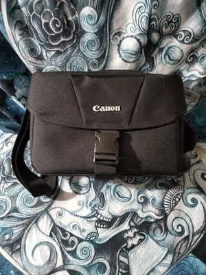 Canon EOS 100ES Shoulder Bag with Tags and Shoulder Strap - Image 1 of 4