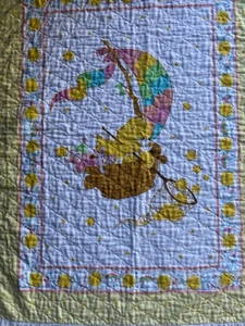 Care Bears Sunshine Bear Decke gesteppt babygelb 42x33 - Bild 1 von 8