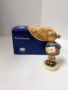 Pequeña estatuilla de porcelana Goebel Hummel mensajes de amor #1313 B2050/A 1997 caja - Imagen 1 de 12