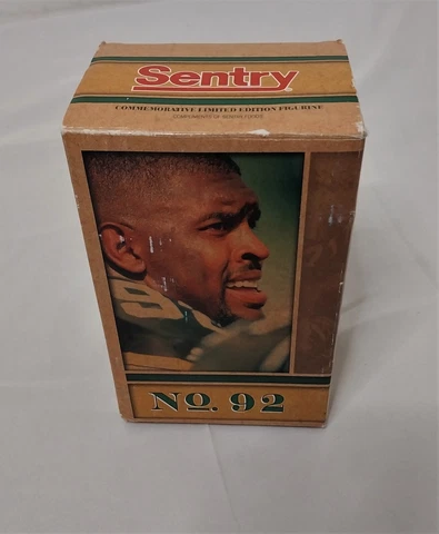 Reggie White #92 Retirement Commemorative Limited Figure - Green Bay Packers Cover