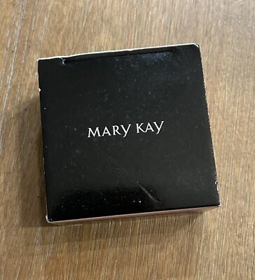 Mary Kay® Silky Setting Powder .28 Oz.  Light - Medium Beige #175895 - Image 1 of 4
