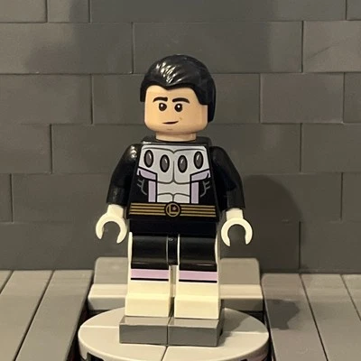 Lego Super Heroes Minifigure Cosmic Boy sh0301 Cosmic Boy Polybag 30604 - Image 1 of 4