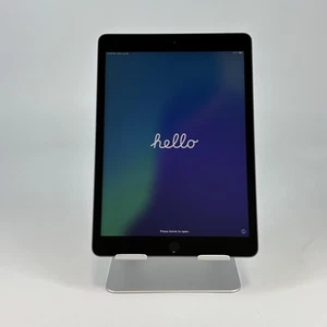 Apple iPad 8 Space Gray 32GB Unlocked - Good Condition w/ Chip - Picture 1 of 11