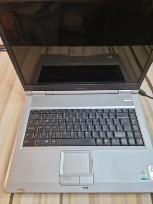 Sony Vaio PCG-K415B Vtg Laptop PCG-9U1M - Image 1 of 4