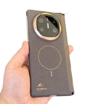 Funda trasera magnética de fibra de carbono real genuina con protección de eje para Huawei Mate X6 Foto 1 de 4