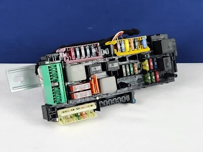 2010 - 2015 Mercedes  GLK 250 350 REAR  SAM Fuse Box Relay Control  2049001402 - Image 1 of 4