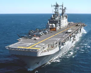 "Estampado fotográfico LHA-2 USS Saipán 1977-2007" de la Marina de los Estados Unidos (8"" x 10") - Imagen 1 de 1