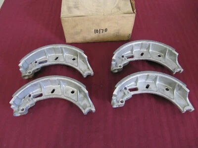 Zapatas de freno traseras de aleación para Mercedes-Benz 220B 220SB 220SEb Foto 1 de 3