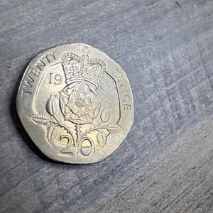 1982 Twenty Pence Elizabeth II UK Coin D. G. Reg. F. D. Rare NEAR MINT- Mint 2 - Picture 1 of 7
