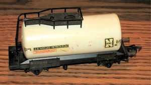 FLEISCHMANN - A B NYNAS PETROLEM TANKER - HO TRAIN FREIGHT CAR - Picture 1 of 14