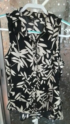 Blusa Simply Vera Wang para mujer talla L sin mangas con volantes parte inferior tostada negra Foto 1 de 4