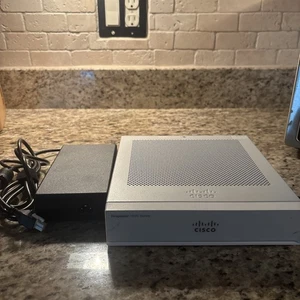 Cisco Firepower 1000 Series FPR-1010 Network Security/Firewall \with power cord - Afbeelding 1 van 7
