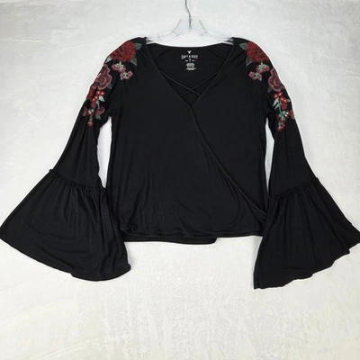 American Eagle Outfitters Para Mujer Suave y Sexy AEO T Talla S Bordado Boho Bruja Foto 1 de 4