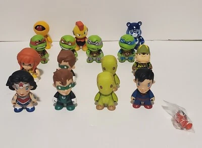 Lote de Minifiguras Kidrobot Vinilo DC-TMNT-MEGAMAN (16) Usadas Buen Estado LO ÚLTIMO   Foto 1 de 4