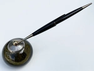 Vintage Parker Fountain Pen with Whitefriars Bubble Glass Paperweight Pen Holder - Picture 1 of 21