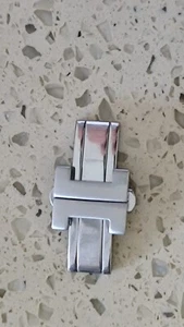 Gucci 8900M Mens Watch Parts Buckel strap 18mm Gucci Buckel 18mm Genuine - Picture 1 of 10