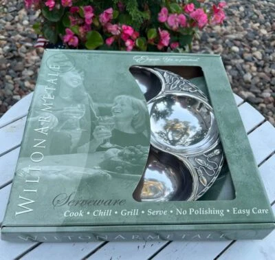 New in Box - Wilton Armetale Christmas Lights Sectioned Tray Platter Retail $60 - Image 1 of 4