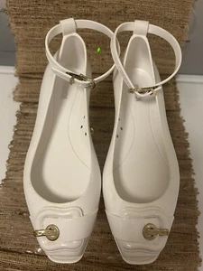Fendi Damen weiße Gummigelees Knöchelriemen Peep Toe flache Schuhe Gr. 38 EUC - Bild 1 von 10