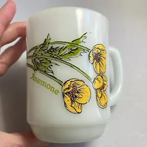 Vintage Federal Glas Anemone Milchglas Kaffeebecher gelb Blume D Henkel - Bild 1 von 5