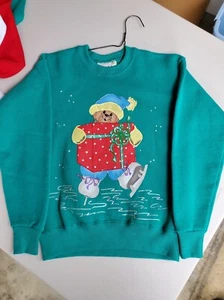 Winter Christmas Holiday Youth M crewneck sweatshirt Bear Skating Present - Picture 1 of 1