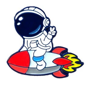 Golf Ball Marker Magnetic Rocket Astronaut Cool Unique Golf Gift Premium Quality - Picture 1 of 5