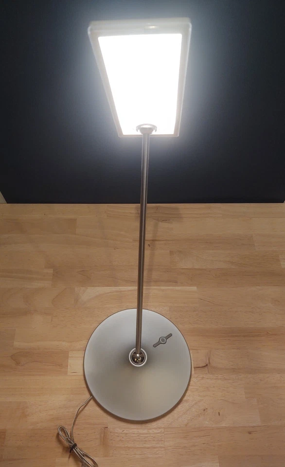 Humanscale Horizon Silver desk lamp ergonomic  thin-film LED tech 7  settings - Image 1 of 4