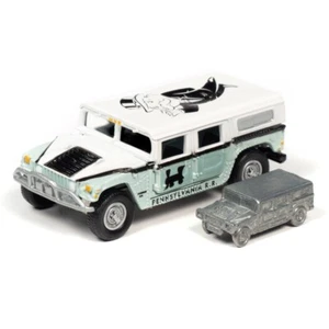 1/64 2020 Johnny Lightning Pop Culture 2004 Hummer H1 + Monopoly Token - Picture 1 of 1