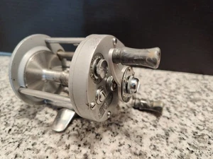 Carrete de pesca Pflueger Supreme. Hecho en Estados Unidos. Carrete de pesca vintage años 60. - Imagen 1 de 10
