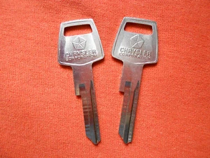 2 DODGE CHRYSLER PLYMOUTH MOPAR IGNITION KEY BLANKS 59 60 61 62 63 64 65 66 - Bild 1 von 2