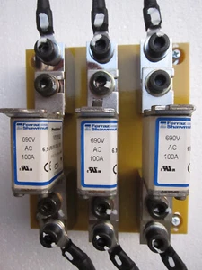 (3) Fusibles Ferraz Shawmut 690V 100A Protister V330183 montados en bloque fenólico - Imagen 1 de 4