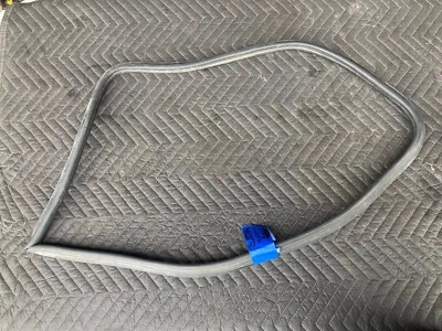 1982-1994 BMW E30 318i 325i Right Quarter Window Gasket Rear Pop Out #2252M - Image 1 of 4