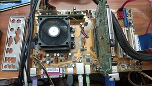Asus M2N-XE motherboard, socket AM2 + Athlon 64x2 4400 + 2gb ddr2 +I/O shield - Picture 1 of 4