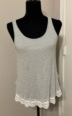 Camiseta sin mangas verde a rayas elástica 17” P2P 25” largo dobladillo de encaje grande Foto 1 de 4