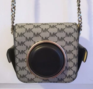 MICHAEL KORS SCOUT SCHWARZ GRAU LOGO KAMERATASCHE CROSSBODY KETTENRIEMEN - Bild 1 von 5