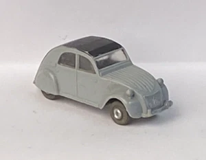 Vintage 1:60 Siku Series V175 Citroen 2CV Bumper Broken - Picture 1 of 4