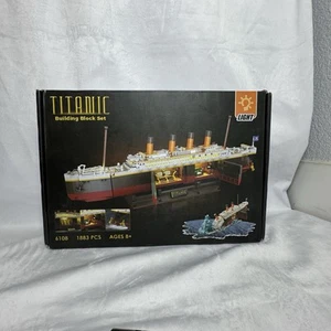 Titanic Building Set with LED Light, 2 in 1 Titanic Ship Mini 1883 PCS - Picture 1 of 3
