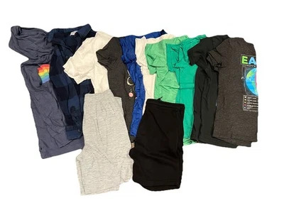 Camisas y pantalones cortos varios para niños - talla 6/7 (lote de 12) Foto 1 de 4