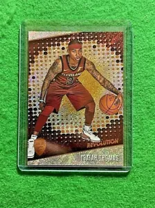 ISAIAH THOMAS CAVS PRIZM REFRACTOR BASKETBALL CARD 2017-18 PANINI REVOLUTION #15 - Picture 1 of 12