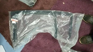 ORIGINAL NEUE RENAULT MEGANE 4 KOMBI TÜRSCHEIBENDICHTUNG HINTEN LINKS 823312174R - Bild 1 von 2